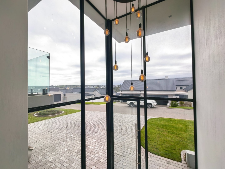 5 Bedroom Property for Sale in Kingswood Golf Estate Western Cape